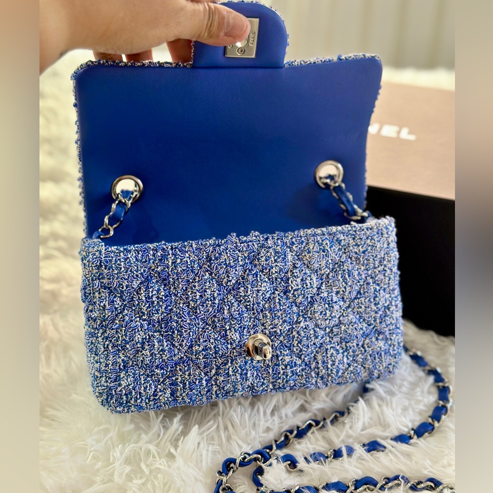 CHANEL CLASSIC MINI RECTANGULAR IN BLUE & WHITE TWEED - Picture 5 of 9